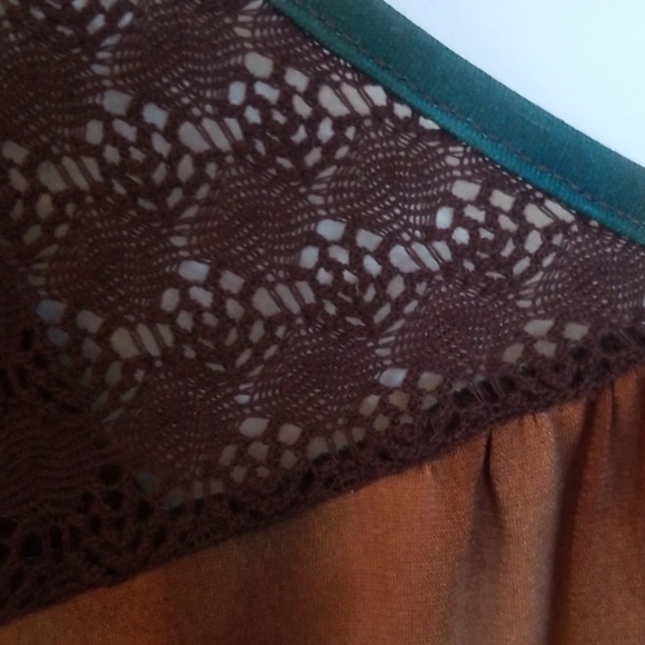 Tie-dye crochet v-neck top - Picture 6 of 7